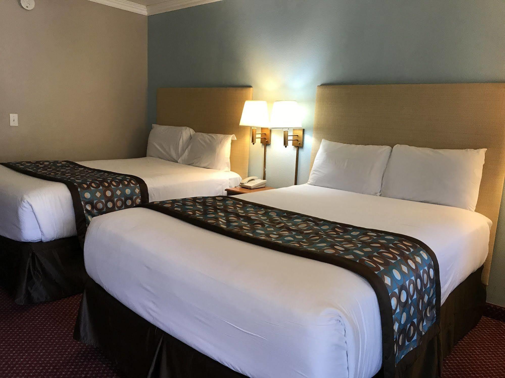Dune Surfer Motel Oceano