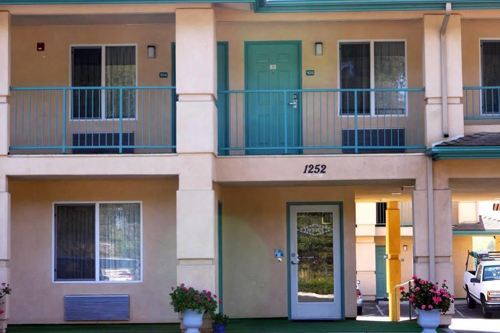 Dune Surfer Motel 2*